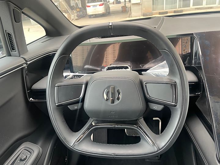 Фото 18 - HiPhi X