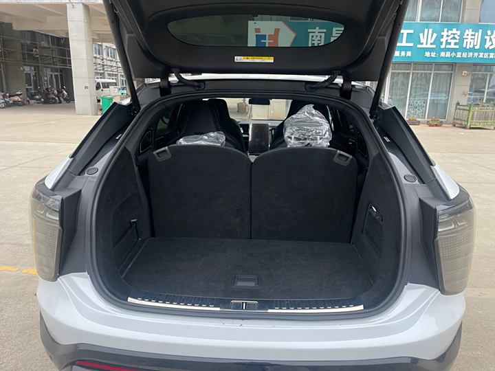 Фото 19 - HiPhi X