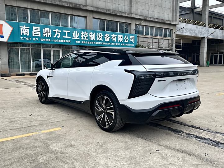 Фото 7 - HiPhi X