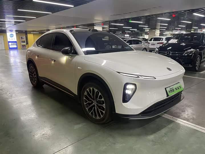 Фото 2 - Nio EC6