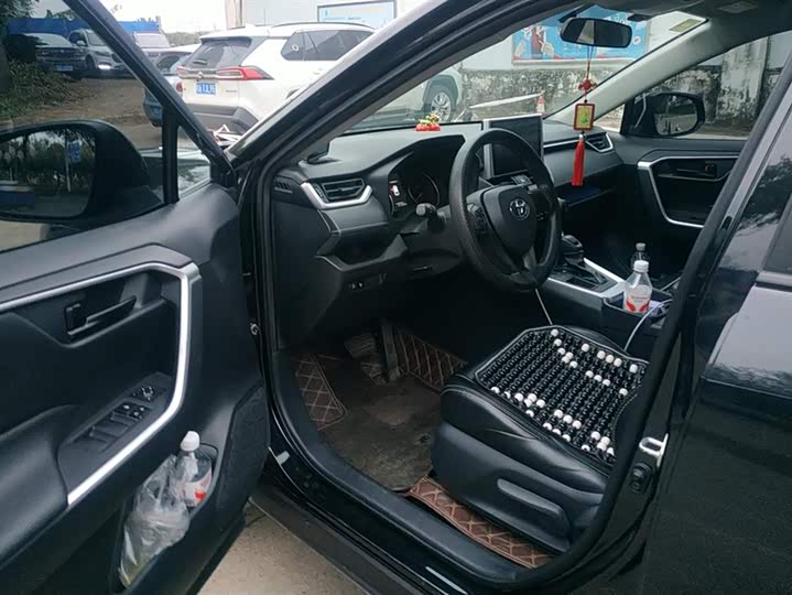 Фото 9 - Toyota Wildlander