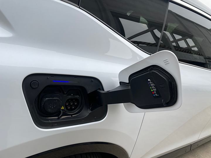 Фото 5 - HiPhi X