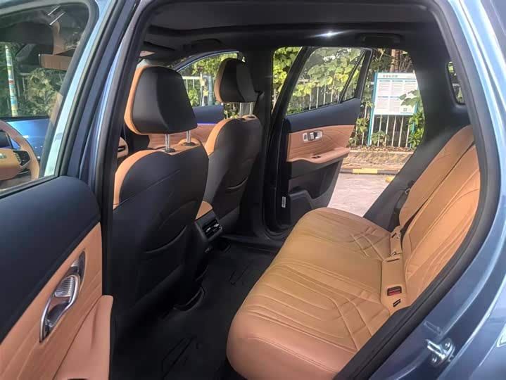 Фото 6 - Geely Galaxy Starship 7