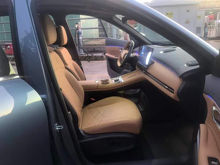 Фото 9 - Geely Galaxy Starship 7