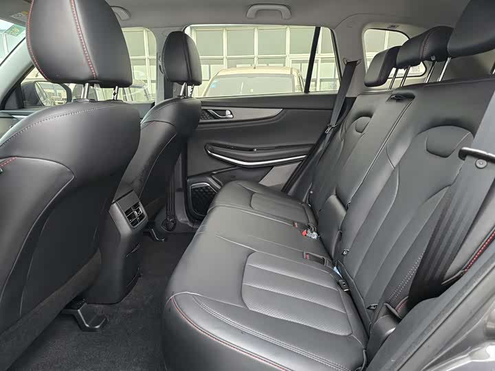 Фото 9 - Changan CS75