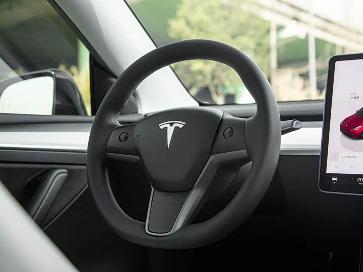 Фото 6 - Tesla Model Y