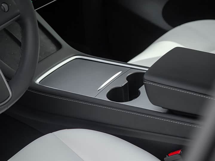 Фото 8 - Tesla Model Y