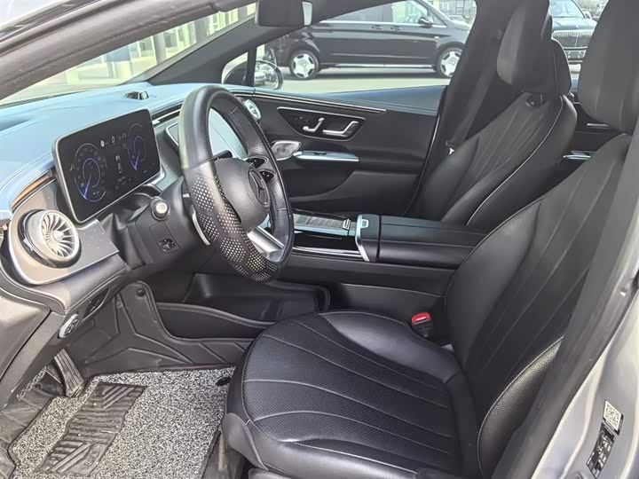 Фото 9 - Mercedes-Benz EQE