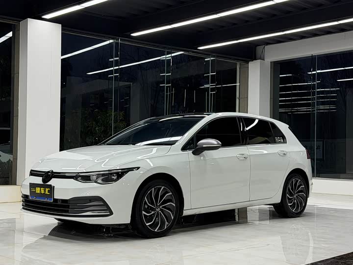 Фото 1 - Volkswagen Golf