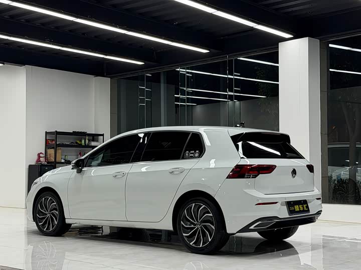 Фото 4 - Volkswagen Golf