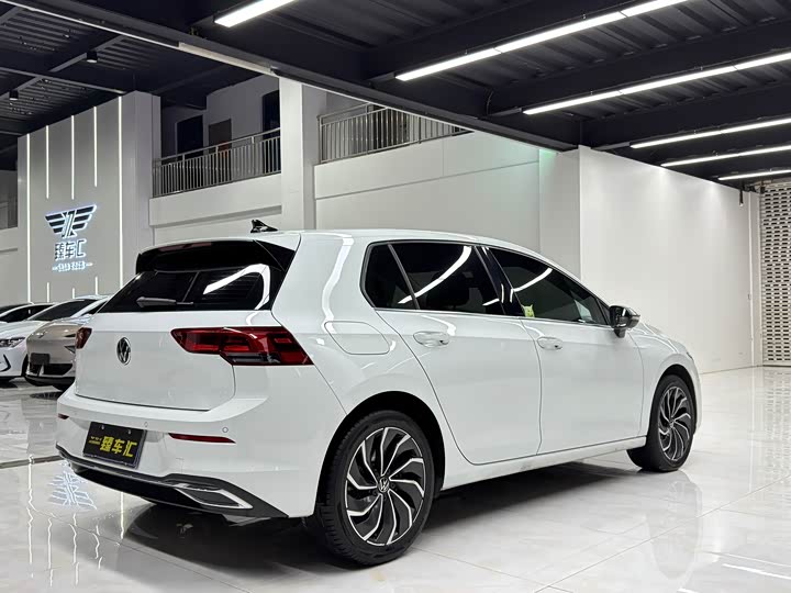 Фото 6 - Volkswagen Golf