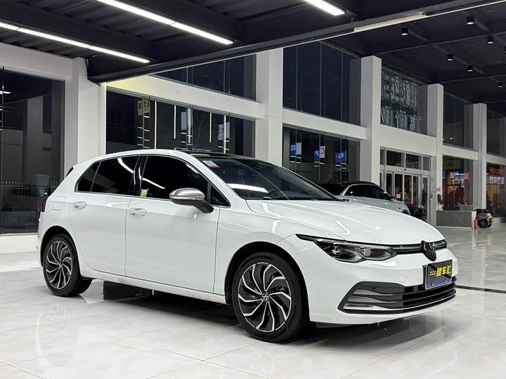 Фото 7 - Volkswagen Golf