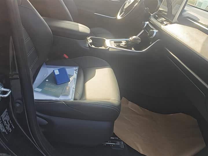 Фото 8 - Toyota Wildlander