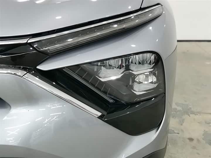 Фото 6 - Citroen C5 X