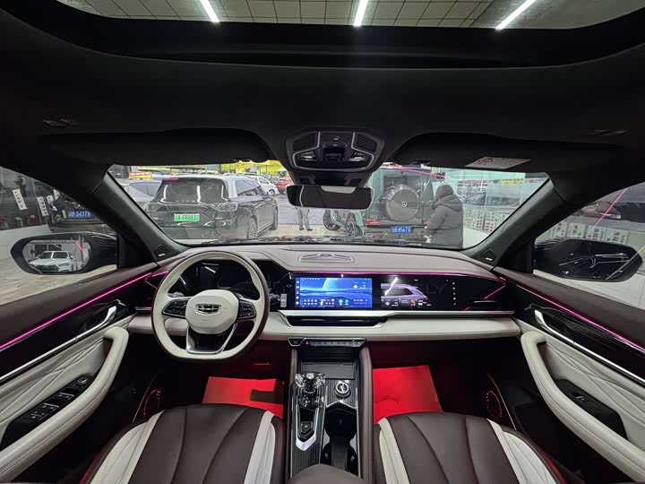 Фото 8 - Geely Monjaro