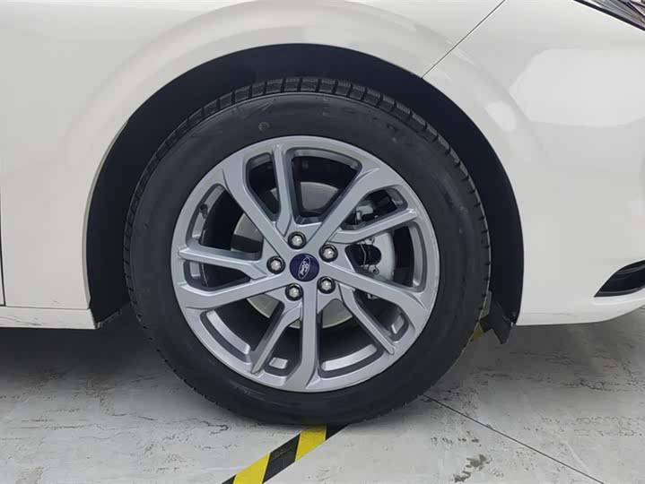 Фото 6 - Ford Mondeo