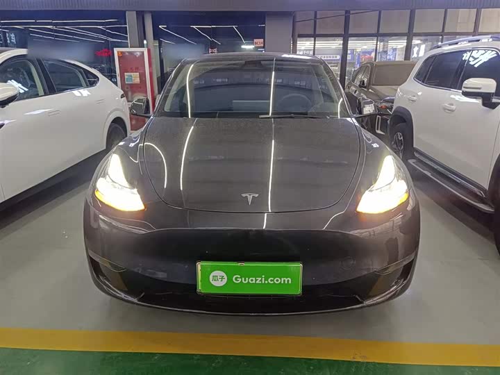 Фото 3 - Tesla Model Y