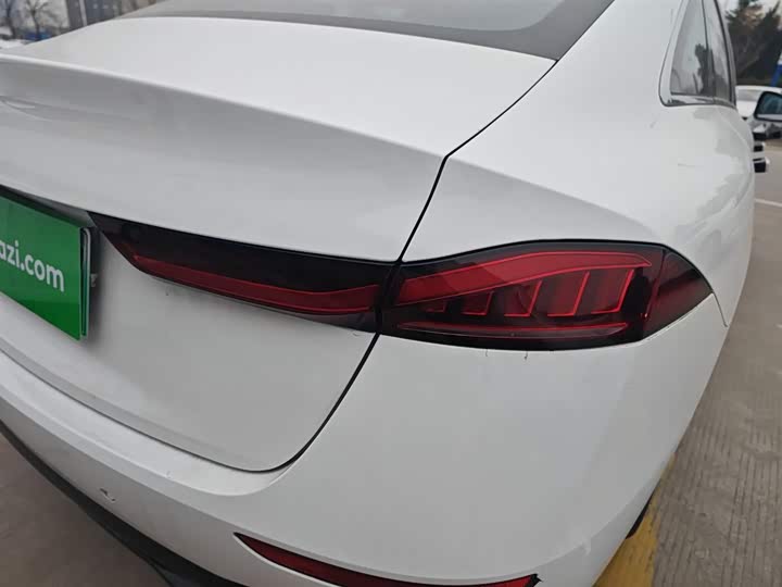 Фото 8 - Roewe D7