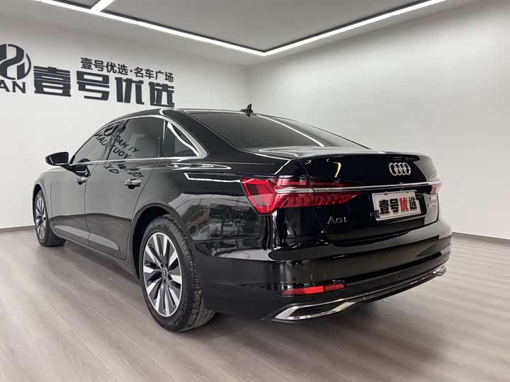 Фото 5 - Audi A6L