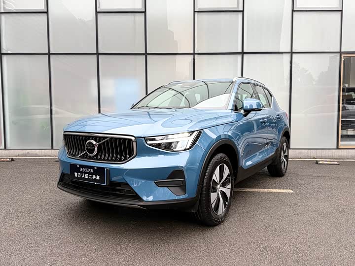 Фото 1 - Volvo XC40