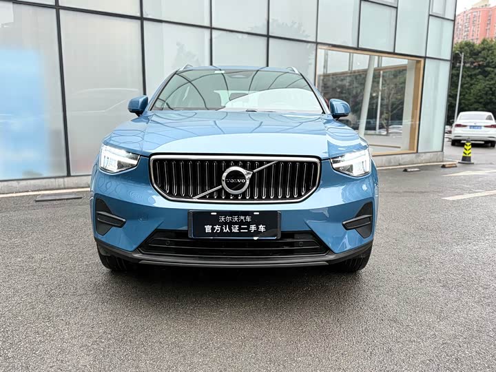 Фото 2 - Volvo XC40