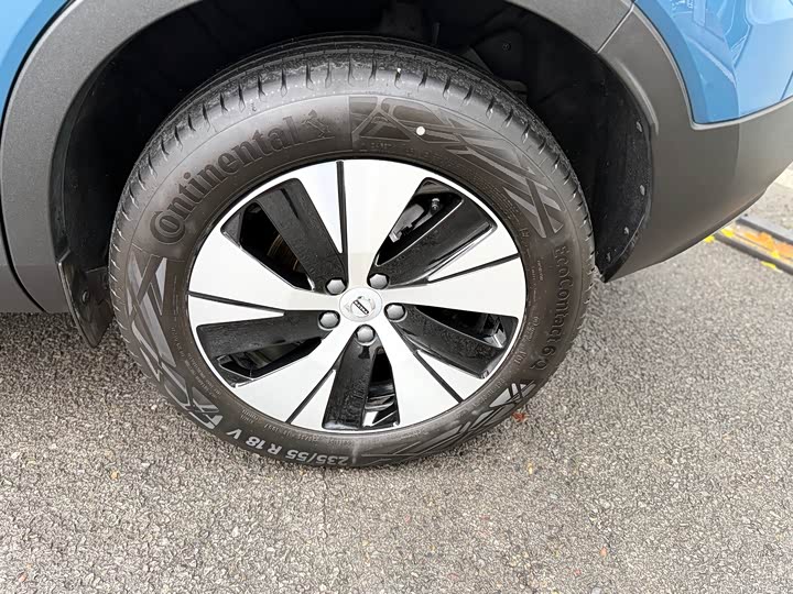 Фото 9 - Volvo XC40