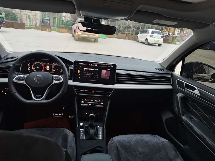 Фото 6 - Volkswagen Tiguan L Pro