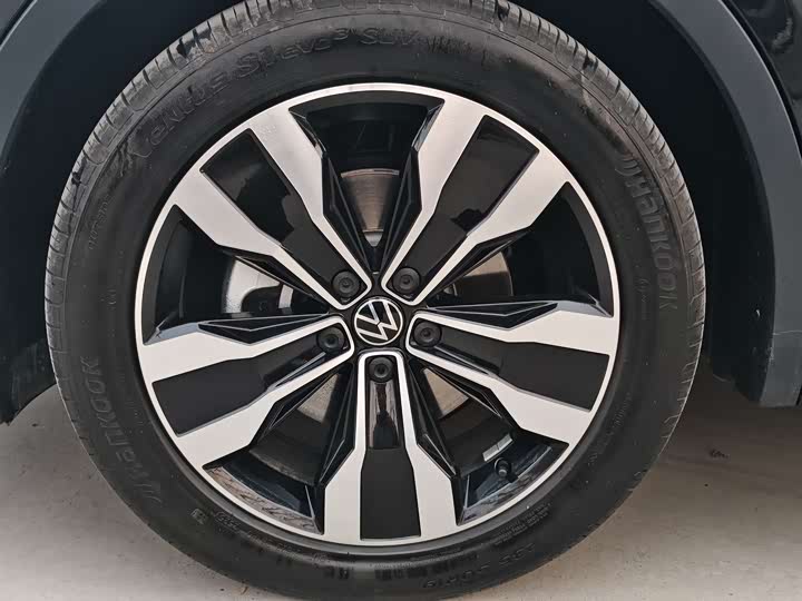 Фото 9 - Volkswagen Tiguan L Pro