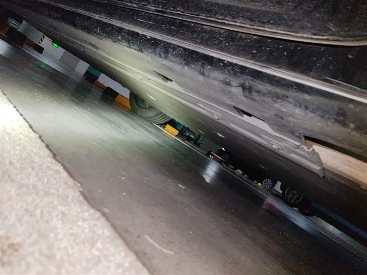 Фото 2 - Avatr 06