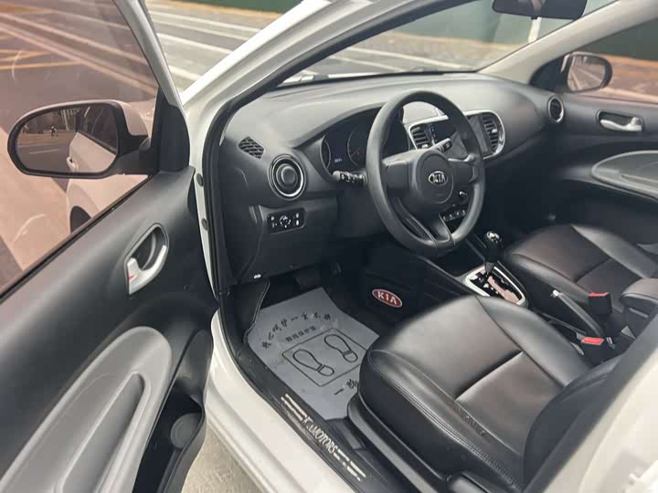 Фото 4 - Kia Pegas