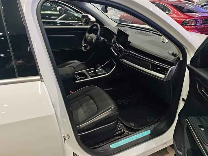 Фото 8 - Haval H6