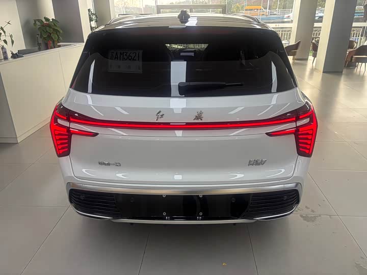 Фото 6 - Hongqi HS3 Hybrid