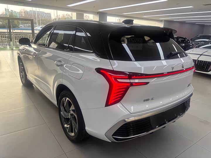 Фото 7 - Hongqi HS3 Hybrid