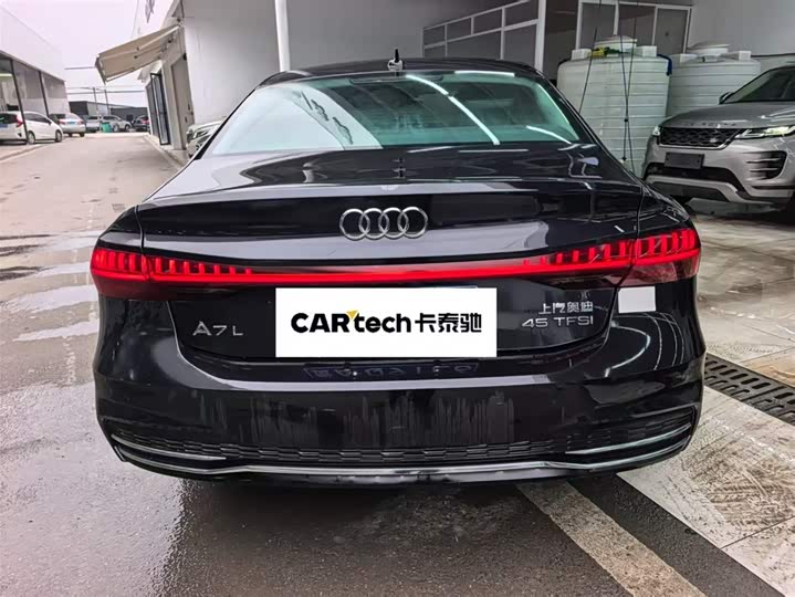 Фото 3 - Audi A7L