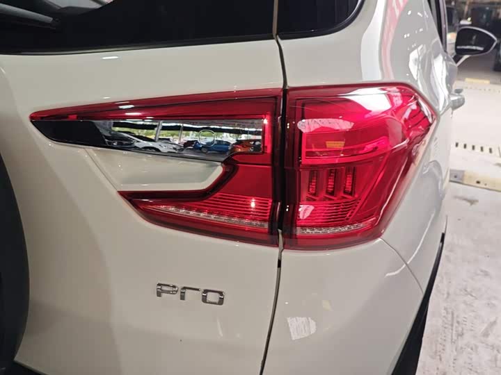 Фото 8 - BYD Yuan Pro