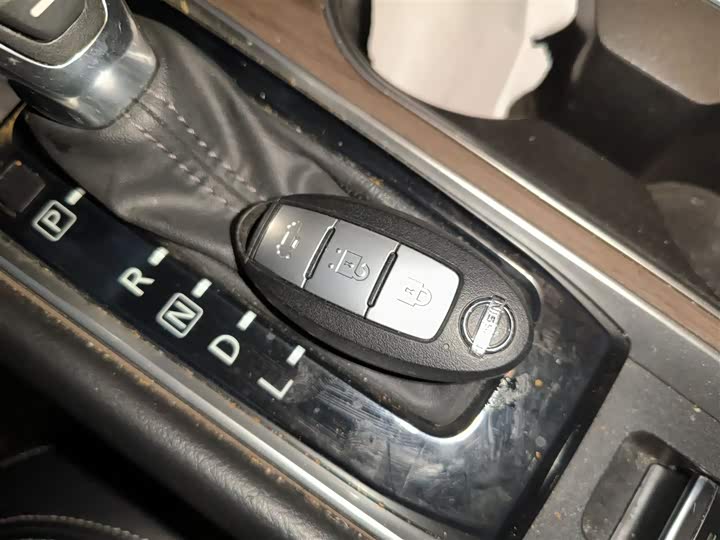 Фото 9 - Nissan Teana