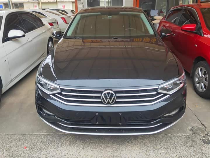 Фото 2 - Volkswagen Magotan