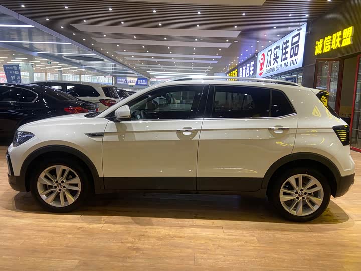 Фото 9 - Volkswagen T-Cross