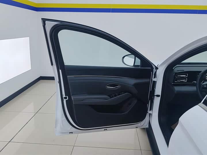 Фото 7 - BYD Qin L