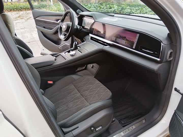 Фото 6 - Geely Monjaro