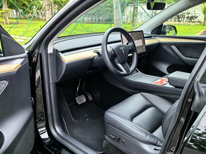 Фото 8 - Tesla Model Y