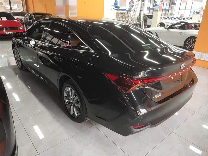 Фото 5 - Toyota Avalon