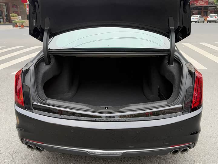 Фото 9 - Cadillac CT6