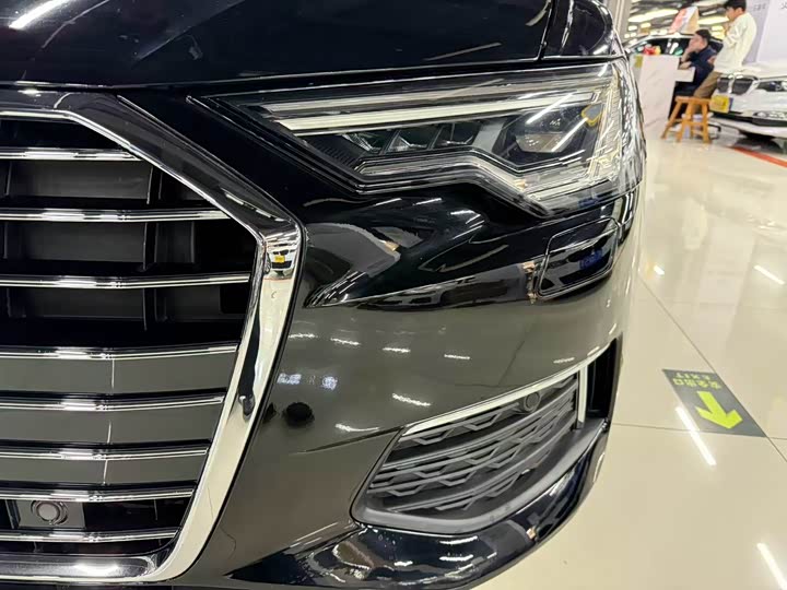 Фото 4 - Audi A6L