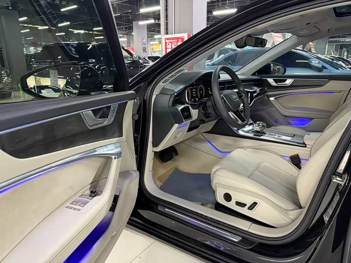 Фото 7 - Audi A6L