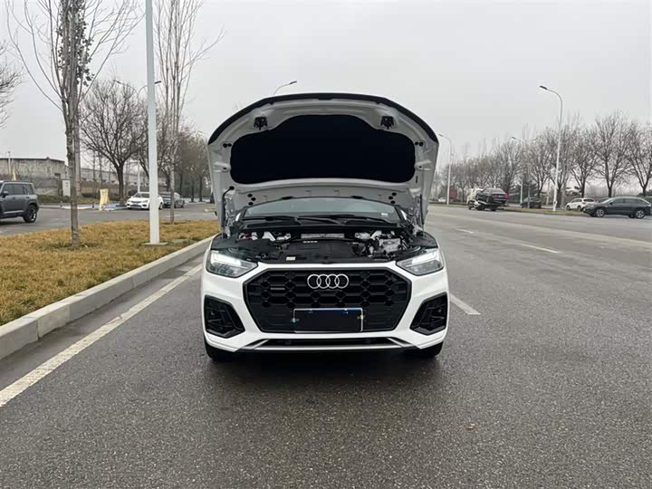 Фото 9 - Audi Q5L