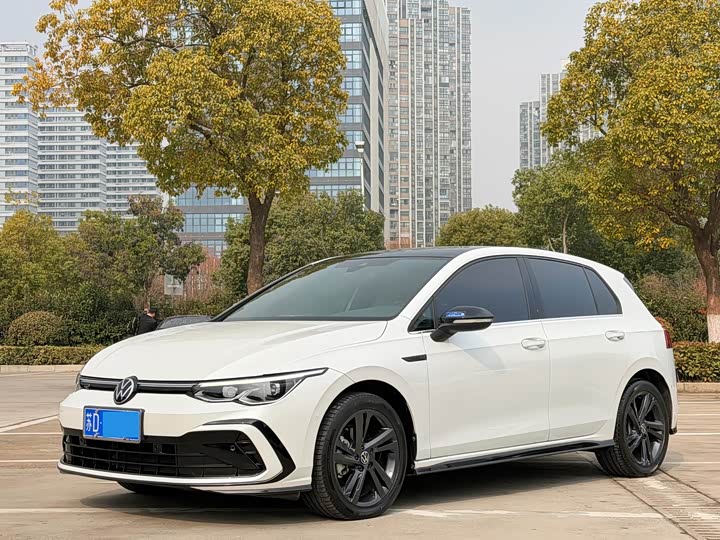 Фото 1 - Volkswagen Golf