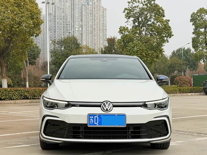 Фото 2 - Volkswagen Golf