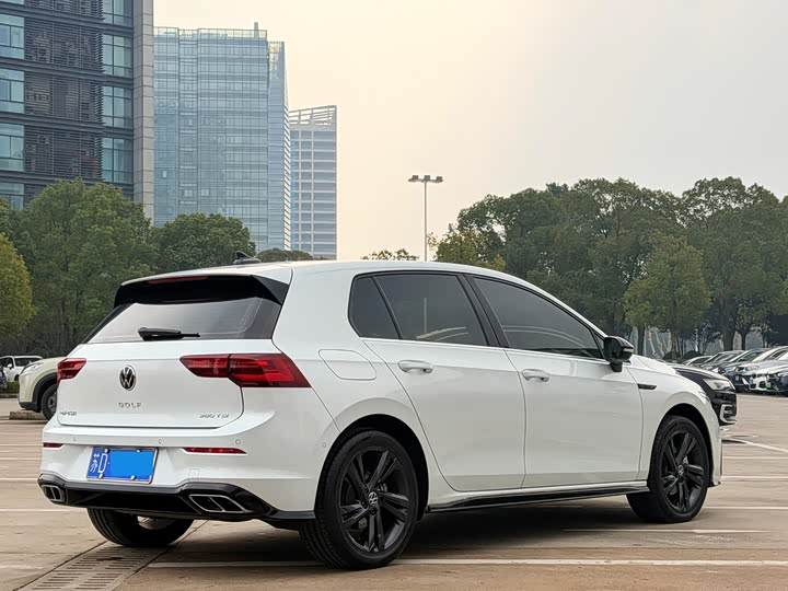 Фото 5 - Volkswagen Golf