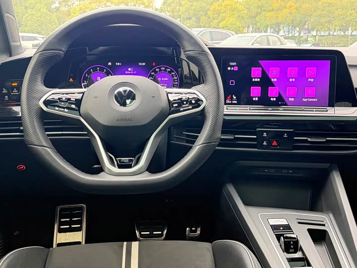 Фото 9 - Volkswagen Golf